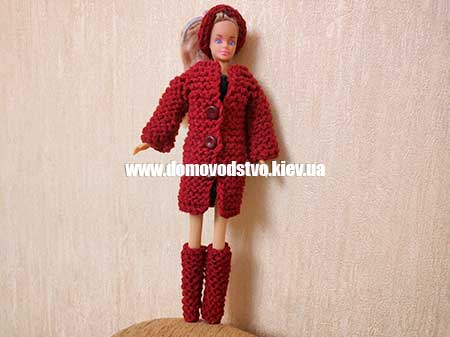 Как связать пальто кукле Барби спицами, повязку на голову и сапожки своими руками