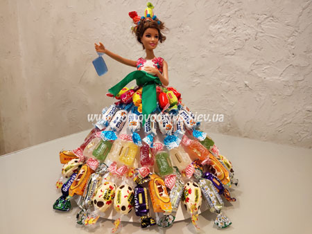 Кукла – букет из конфет – подарок для девочки