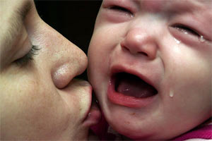 Почему плачет малыш?